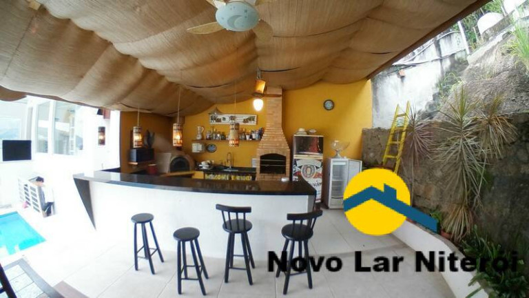 Imagem Casa com 5 Quartos à Venda, 320 m² em São Francisco - Niterói Imagem Casa com 5 Quartos à Venda, 320 m² em São Francisco - Niterói