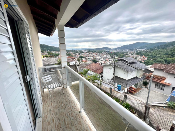 Imagem Casa com 3 Quartos à Venda, 395 m² em Monte Verde - Florianópolis Imagem Casa com 3 Quartos à Venda, 395 m² em Monte Verde - Florianópolis