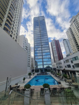 Imagem Apartamento com 5 Quartos para Temporada, 218 m² em Centro - Balneário Camboriú Imagem Apartamento com 5 Quartos para Temporada, 218 m² em Centro - Balneário Camboriú