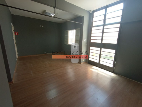 Imagem Casa com 3 Quartos à Venda, 350 m² em Loteamento Chácaras Pastorelli - Taubaté Imagem Casa com 3 Quartos à Venda, 350 m² em Loteamento Chácaras Pastorelli - Taubaté
