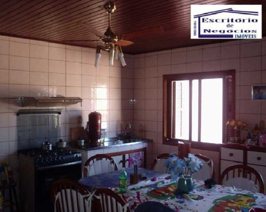 Imagem Casa com 4 Quartos à Venda, 270 m² em Cavalhada - Porto Alegre Imagem Casa com 4 Quartos à Venda, 270 m² em Cavalhada - Porto Alegre