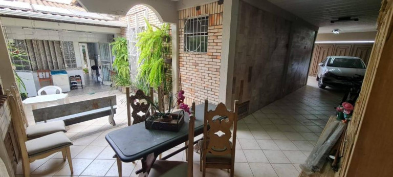 Imagem Casa com 4 Quartos à Venda, 240 m² Imagem Casa com 4 Quartos à Venda, 240 m²
