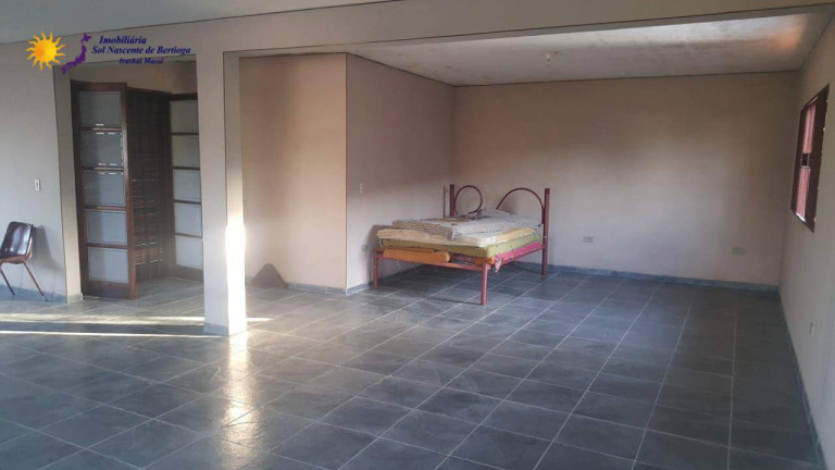Imagem Casa com 4 Quartos à Venda, 328 m² em Vista Linda - Bertioga Imagem Casa com 4 Quartos à Venda, 328 m² em Vista Linda - Bertioga