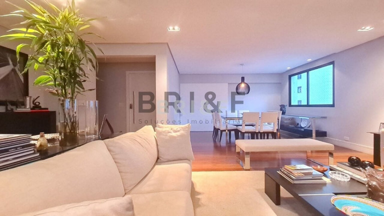 Imagem Apartamento com 3 Quartos para Alugar, 240 m² em Campo Belo - São Paulo Imagem Apartamento com 3 Quartos para Alugar, 240 m² em Campo Belo - São Paulo