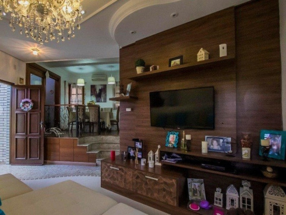 Imagem Casa com 3 Quartos à Venda, 166 m² em Jardim Itu - Porto Alegre