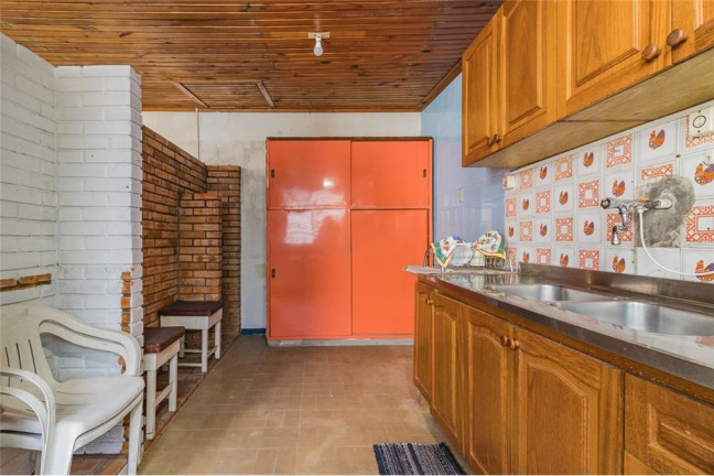 Imagem Casa com 5 Quartos à Venda, em Jardim Do Salso - Porto Alegre Imagem Casa com 5 Quartos à Venda, em Jardim Do Salso - Porto Alegre