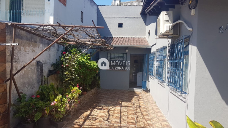 Imagem Casa com 2 Quartos à Venda, 62 m²