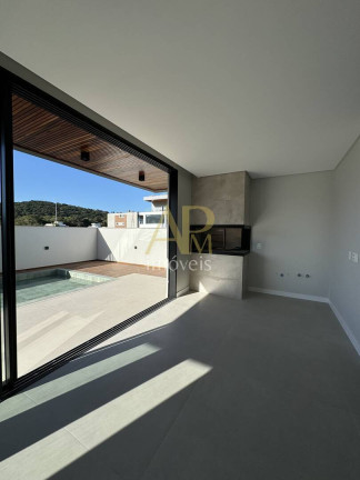 Imagem Casa com 3 Quartos à Venda, 300 m² em Pedra Branca - Palhoça Imagem Casa com 3 Quartos à Venda, 300 m² em Pedra Branca - Palhoça