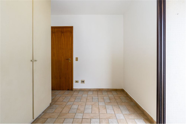 Imagem Imóvel com 3 Quartos à Venda, em Vila Andrade - São Paulo Imagem Imóvel com 3 Quartos à Venda, em Vila Andrade - São Paulo