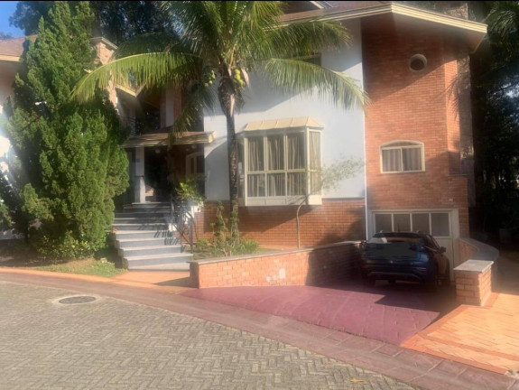 Casa com 3 Quartos à Venda, 305 m² em Vila Carrão - São Paulo