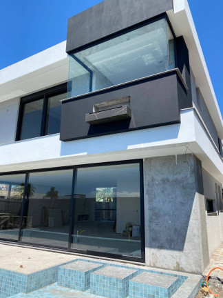 Imagem Casa com 5 Quartos à Venda, 426 m² em Xangri-lá Imagem Casa com 5 Quartos à Venda, 426 m² em Xangri-lá
