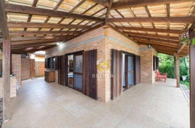 Imagem Casa com 3 Quartos à Venda, 114 m² em Zé Amândio - Bombinhas Imagem Casa com 3 Quartos à Venda, 114 m² em Zé Amândio - Bombinhas