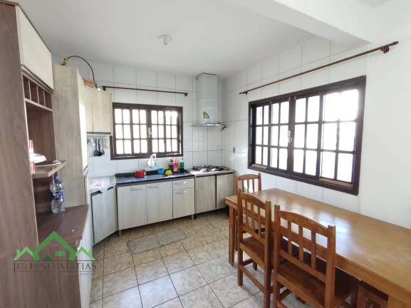 Imagem Casa com 5 Quartos à Venda, 198 m² em Centro - Balneário Barra Do Sul Imagem Casa com 5 Quartos à Venda, 198 m² em Centro - Balneário Barra Do Sul