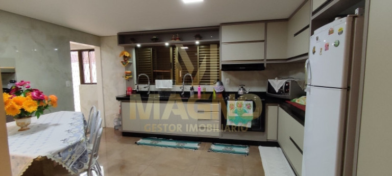 Imagem Sobrado com 4 Quartos à Venda, 211 m² em Cancelli - Cascavel