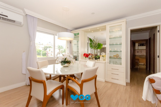 Imagem Imóvel com 3 Quartos à Venda, 127 m² em Petrópolis - Porto Alegre Imagem Imóvel com 3 Quartos à Venda, 127 m² em Petrópolis - Porto Alegre