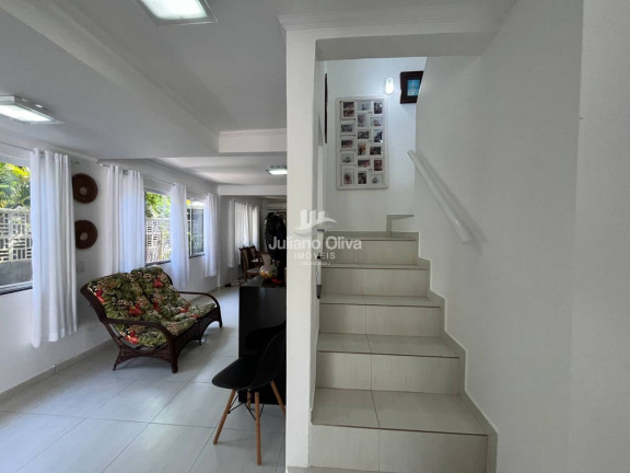 Imagem Sobrado com 4 Quartos à Venda, 257 m² em Barra Do Sai - Itapoá