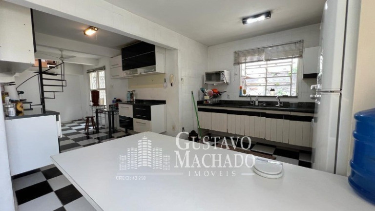 Imagem Casa com 3 Quartos à Venda, 300 m² em Laranjal - Volta Redonda Imagem Casa com 3 Quartos à Venda, 300 m² em Laranjal - Volta Redonda