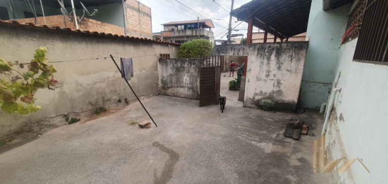 Imagem Casa com 4 Quartos à Venda, 163 m² em Jardim Dos Comerciários (venda Nova) - Belo Horizonte Imagem Casa com 4 Quartos à Venda, 163 m² em Jardim Dos Comerciários (venda Nova) - Belo Horizonte