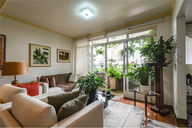 Imagem Imóvel com 1 Quarto à Venda, em Moema - São Paulo Imagem Imóvel com 1 Quarto à Venda, em Moema - São Paulo