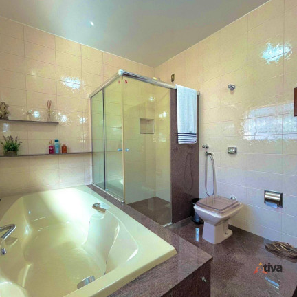 Imagem Casa com 4 Quartos à Venda, 298 m² Imagem Casa com 4 Quartos à Venda, 298 m²