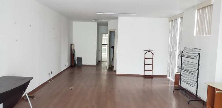 Sala Comercial à Venda, 86 m² em Centro - Florianópolis