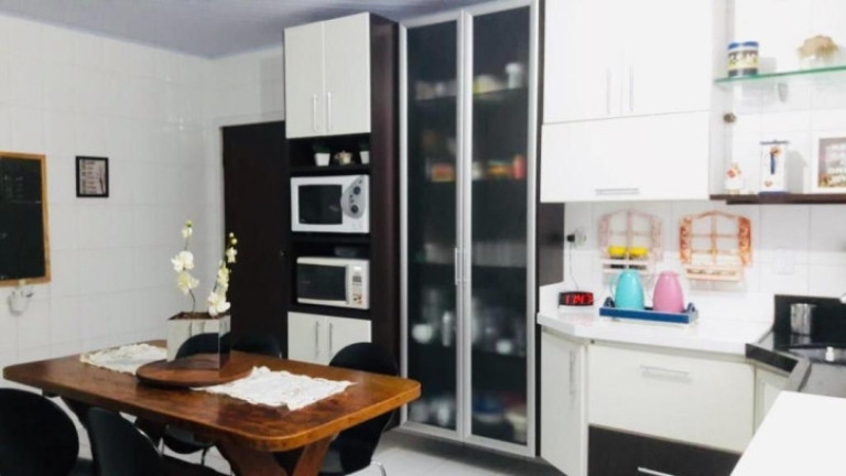 Imagem Casa com 3 Quartos à Venda, 300 m² em Interlagos - São Paulo Imagem Casa com 3 Quartos à Venda, 300 m² em Interlagos - São Paulo
