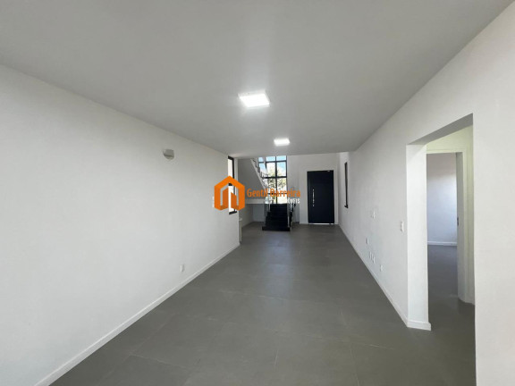 Imagem Casa com 4 Quartos à Venda, 330 m² em Cidade Alpha - Eusébio Imagem Casa com 4 Quartos à Venda, 330 m² em Cidade Alpha - Eusébio