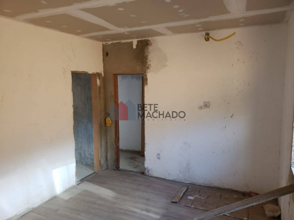 Imagem Casa com 2 Quartos à Venda, 156 m² em Teresópolis