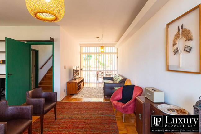 Imagem Casa com 4 Quartos à Venda, em Sumaré - São Paulo Imagem Casa com 4 Quartos à Venda, em Sumaré - São Paulo