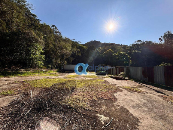 Imagem Galpão para Alugar, 650 m² em Quarteirão Brasileiro - Petrópolis Imagem Galpão para Alugar, 650 m² em Quarteirão Brasileiro - Petrópolis