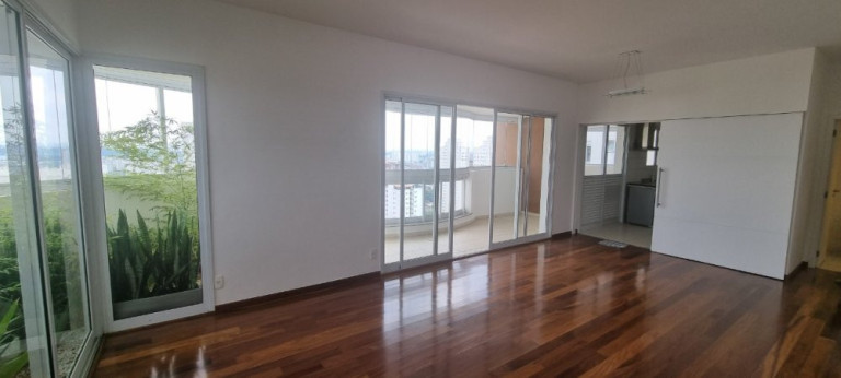 Imagem Imóvel com 3 Quartos à Venda, em Vila Sofia - São Paulo Imagem Imóvel com 3 Quartos à Venda, em Vila Sofia - São Paulo