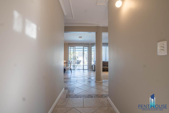 Imagem Casa com 5 Quartos à Venda, 420 m² em Barra - Balneário Camboriú Imagem Casa com 5 Quartos à Venda, 420 m² em Barra - Balneário Camboriú