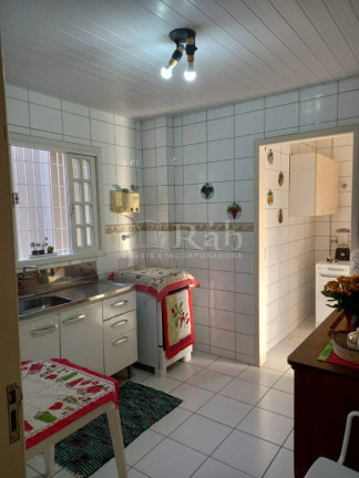 Imagem Sobrado com 4 Quartos à Venda, 200 m² em Centro - Balneário Camboriú Imagem Sobrado com 4 Quartos à Venda, 200 m² em Centro - Balneário Camboriú