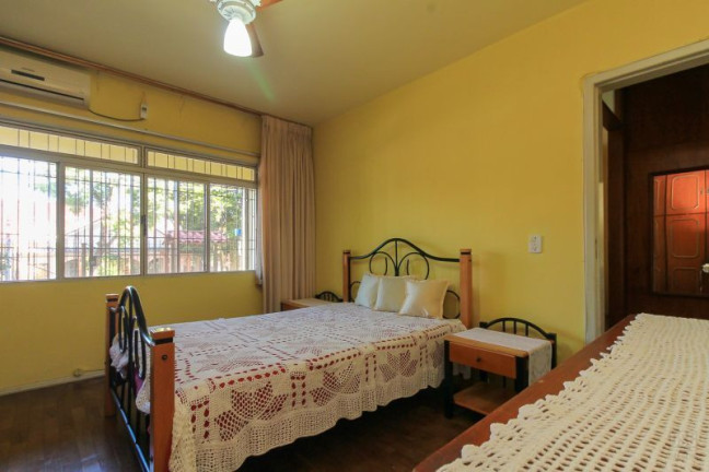 Imagem Casa com 7 Quartos à Venda,  em Nonoai - Porto Alegre