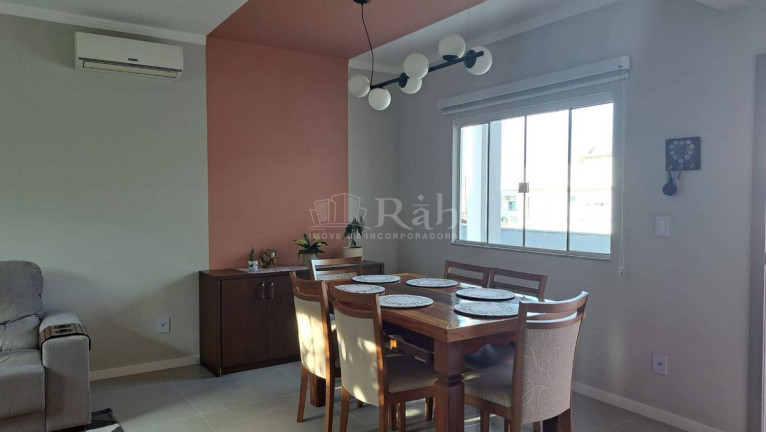 Imagem Sobrado com 3 Quartos à Venda, 198 m² em Centro - Camboriú Imagem Sobrado com 3 Quartos à Venda, 198 m² em Centro - Camboriú