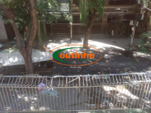Imagem Casa com 7 Quartos à Venda, 310 m² em Maracanã - Rio De Janeiro Imagem Casa com 7 Quartos à Venda, 310 m² em Maracanã - Rio De Janeiro