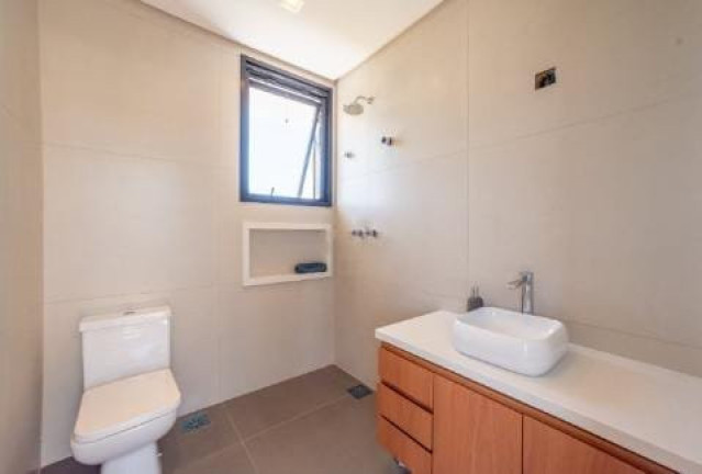 Imagem Casa com 5 Quartos à Venda, 340 m² em Vila Nova - Porto Alegre