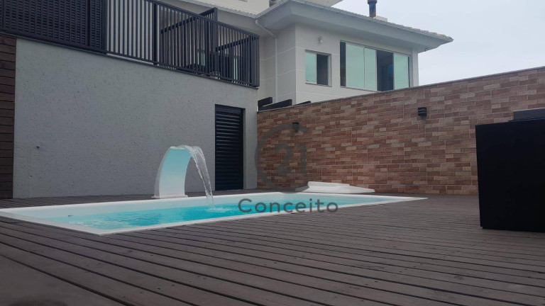 Imagem Casa com 3 Quartos à Venda, 202 m² em Cidade Universitária Pedra Branca - Palhoça