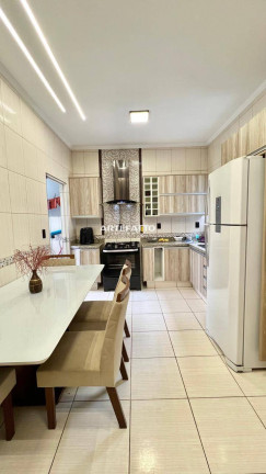 Imagem Casa com 2 Quartos à Venda, 82 m² Imagem Casa com 2 Quartos à Venda, 82 m²