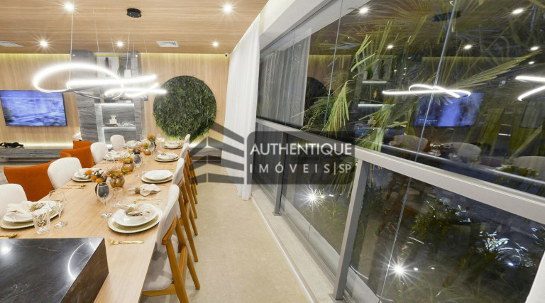 Apartamento com 3 Quartos à Venda, 200 m² em Moema - São Paulo