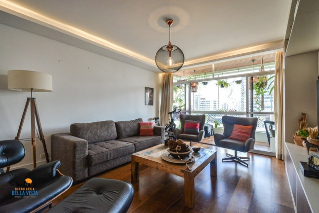 Apartamento com 4 Quartos à Venda,  em Moema - São Paulo