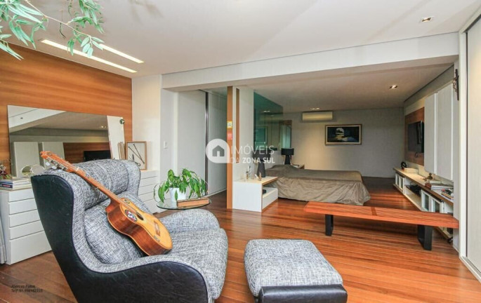 Imagem Casa com 4 Quartos à Venda, 648 m² Imagem Casa com 4 Quartos à Venda, 648 m²