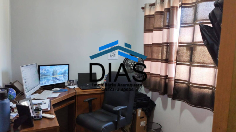 Imagem Casa com 3 Quartos à Venda, 241 m² em Jardim Gardênias - Araraquara Imagem Casa com 3 Quartos à Venda, 241 m² em Jardim Gardênias - Araraquara