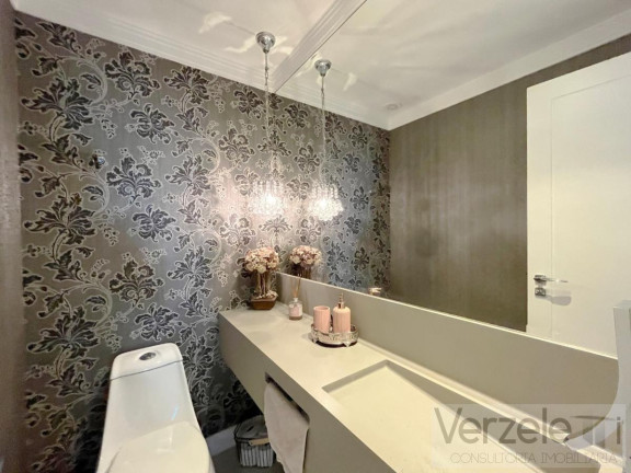 Imagem Apartamento com 3 Quartos à Venda, 144 m² em Centro