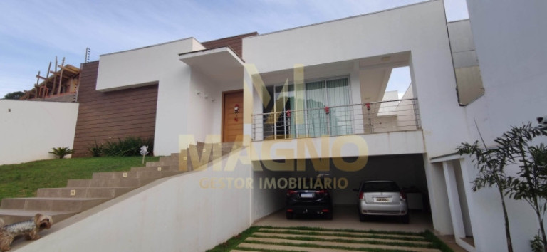 Imagem Sobrado com 4 Quartos à Venda, 272 m² em Recanto Tropical - Cascavel