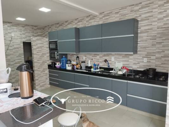 Imagem Casa com 2 Quartos à Venda, 180 m² em Centro - Barra Do Garças Imagem Casa com 2 Quartos à Venda, 180 m² em Centro - Barra Do Garças