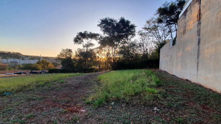 Imagem Terreno à Venda, 420 m² em Condomínio Residencial Vista Bella - Bonfim Paulista Imagem Terreno à Venda, 420 m² em Condomínio Residencial Vista Bella - Bonfim Paulista