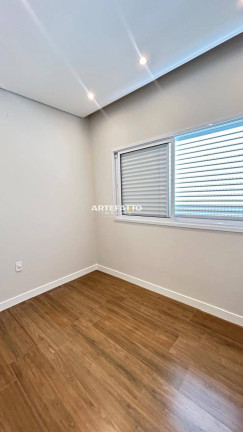 Imagem Casa com 3 Quartos à Venda, 250 m² Imagem Casa com 3 Quartos à Venda, 250 m²