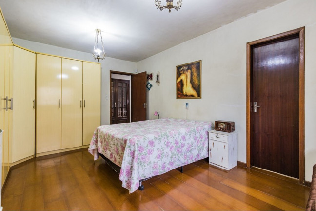 Imagem Casa com 3 Quartos à Venda, 329 m² em Vila Ipiranga - Porto Alegre Imagem Casa com 3 Quartos à Venda, 329 m² em Vila Ipiranga - Porto Alegre