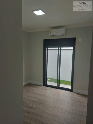 Imagem Casa de Condomínio com 3 Quartos à Venda, 181 m²